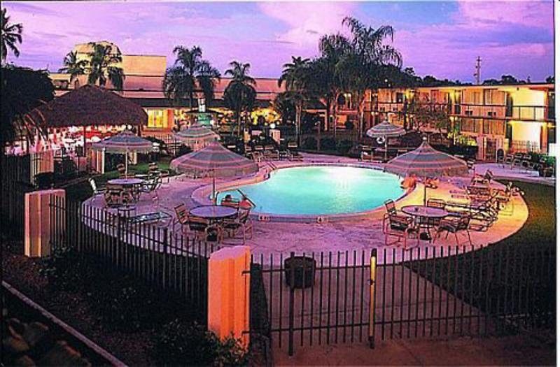 Hotel Clarion Fort Myers Exterior foto