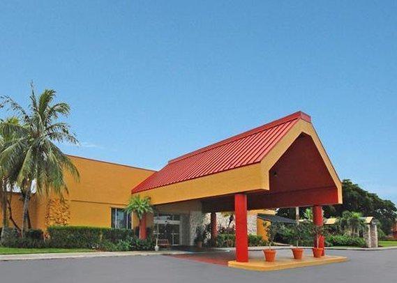 Hotel Clarion Fort Myers Exterior foto